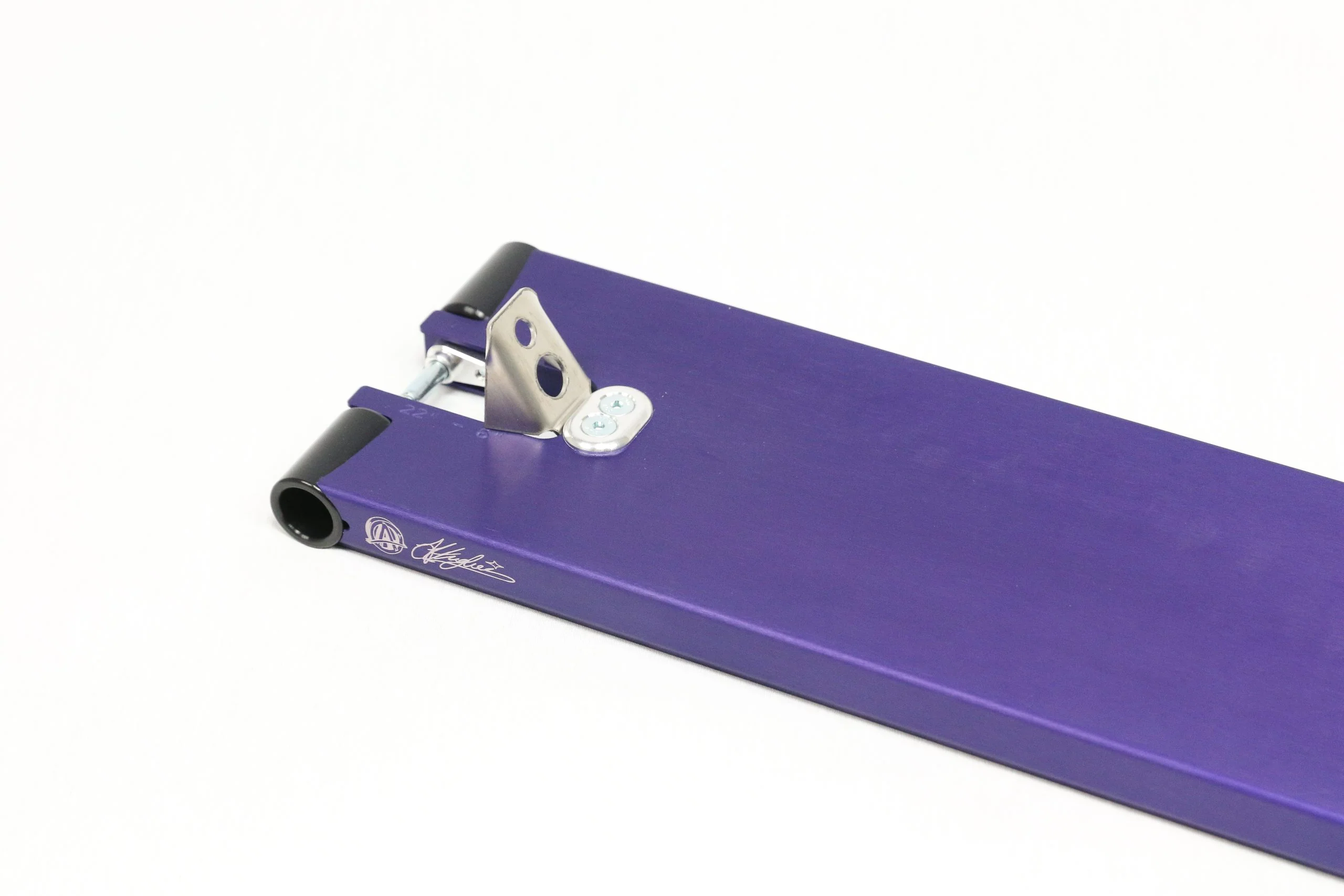 Apex Angus Hughes Signature V3 Scooter Deck - 6″ x 22″ Violet - Image 3