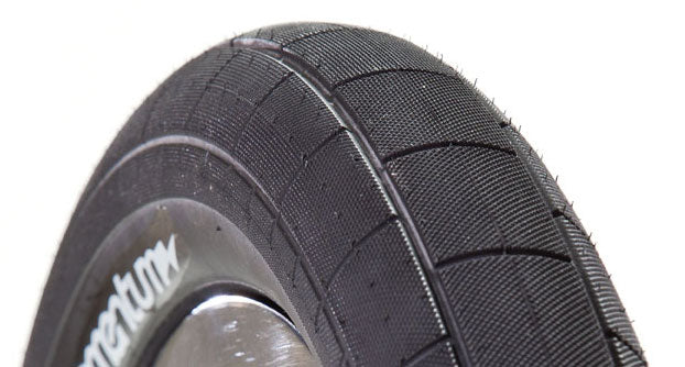 Demolition Momentum Tire 2.0″ - Black Wall - Image 2