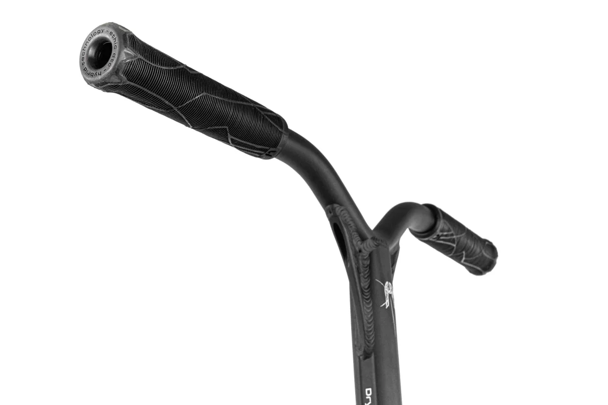 Ethic DTC Erawan V2 Medium Complete Scooter - Black - Image 2
